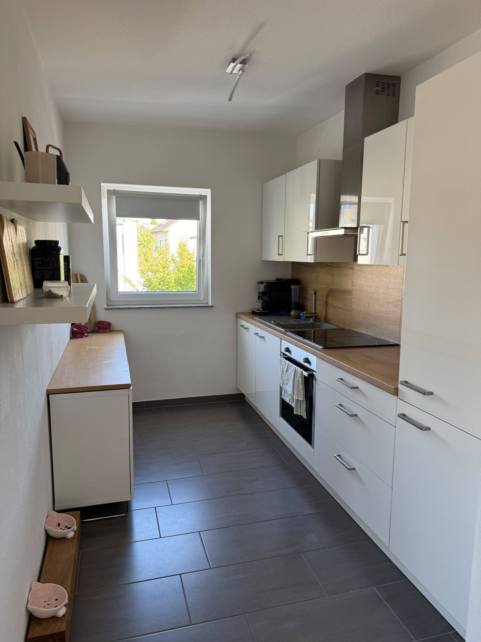 Top moderne Wohnung mit Terrasse und eigenem Eingang!