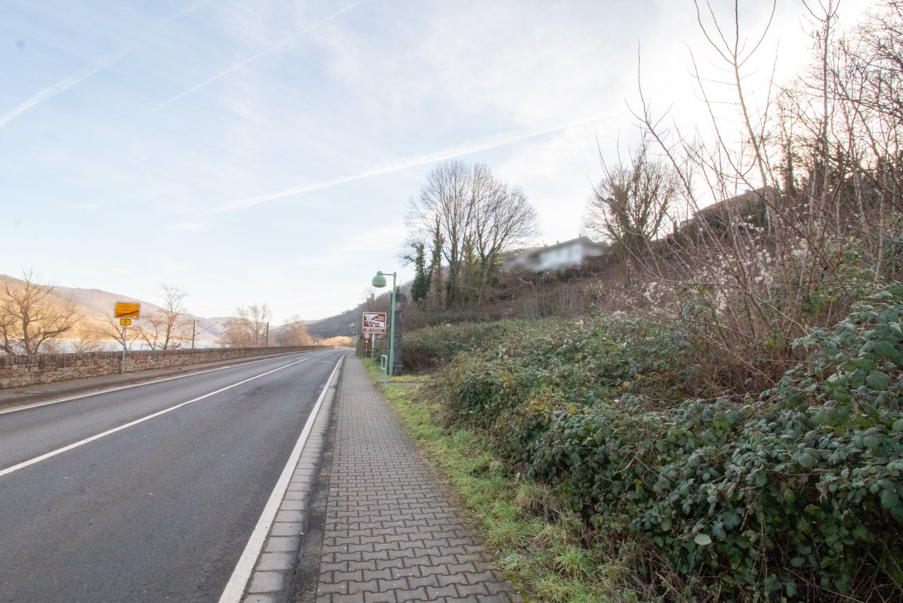 Baugrundstück mit Rheinblick! Optimal für Mehrfamilienhäuser!