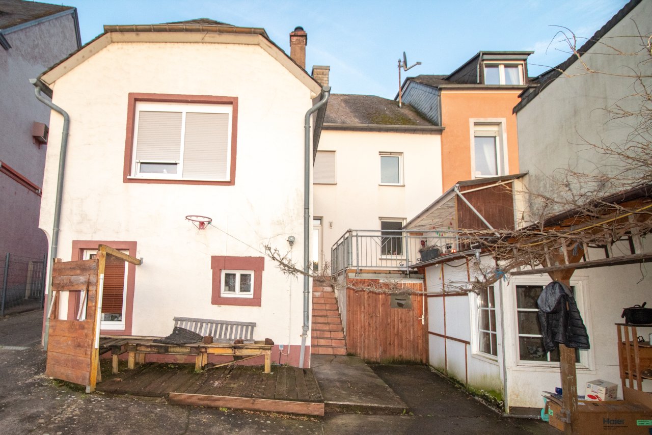 Grundstück mit Bauvoranfrage für über 800m² Wohnfläche!