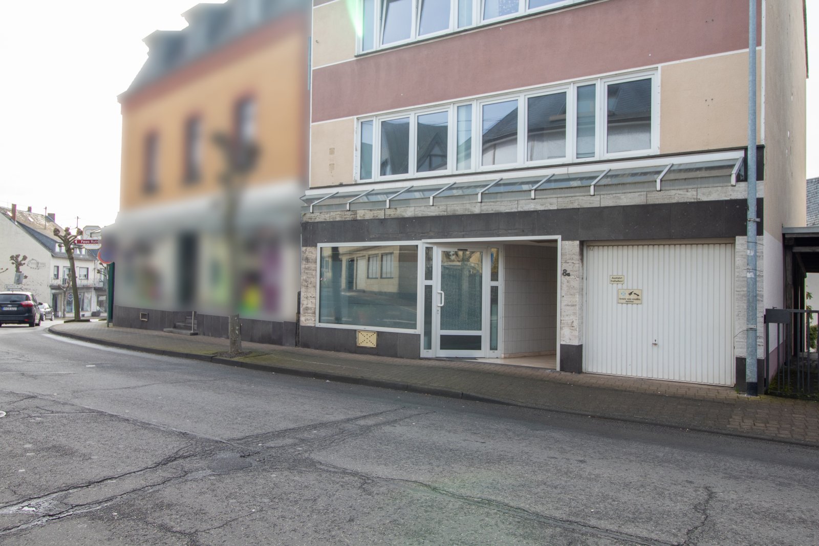 Helles Ladenlokal in Top-Lage mit Stellplätzen!