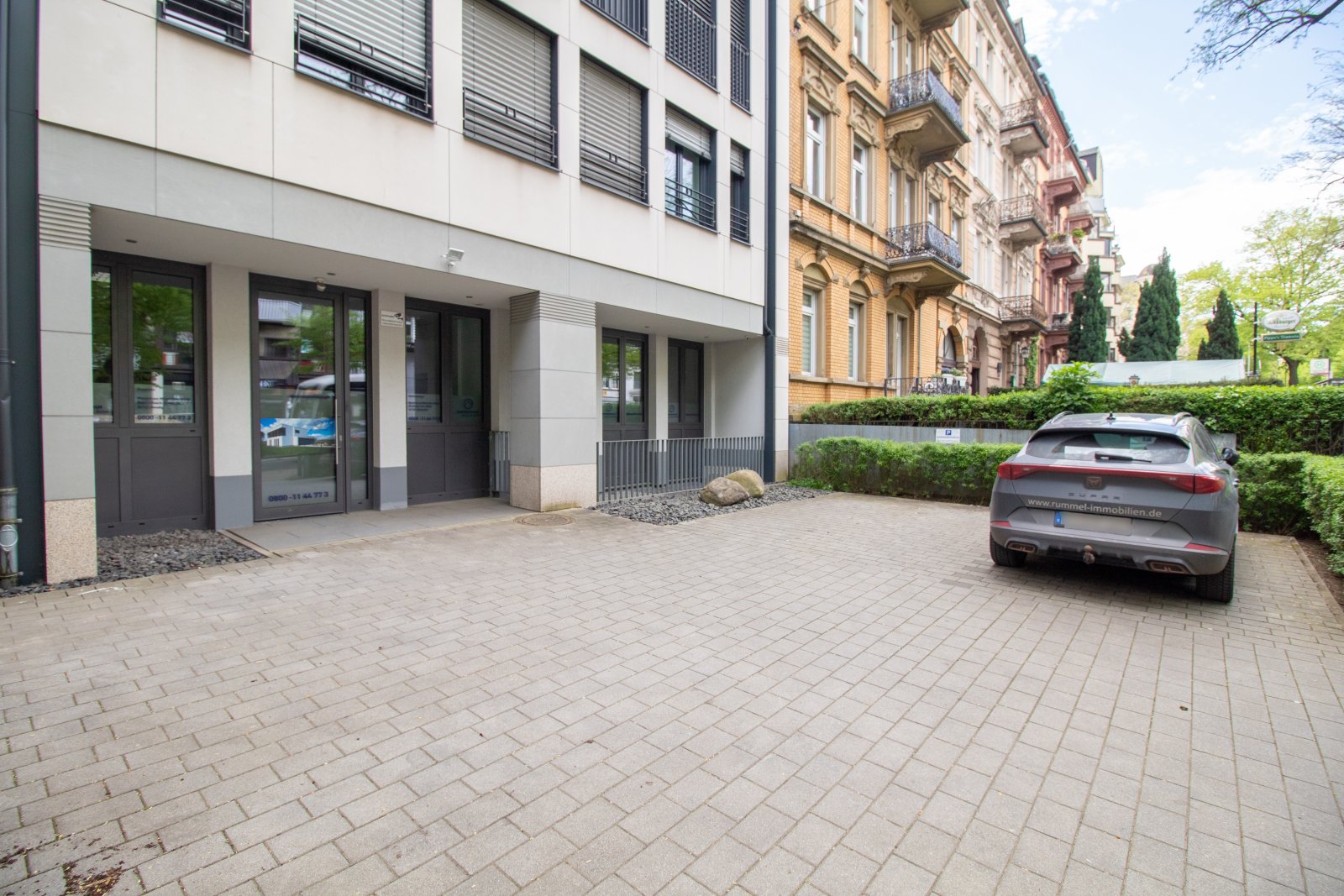 Moderne Bürofläche mit eigenem Eingang in der Dotzheimer Straße!