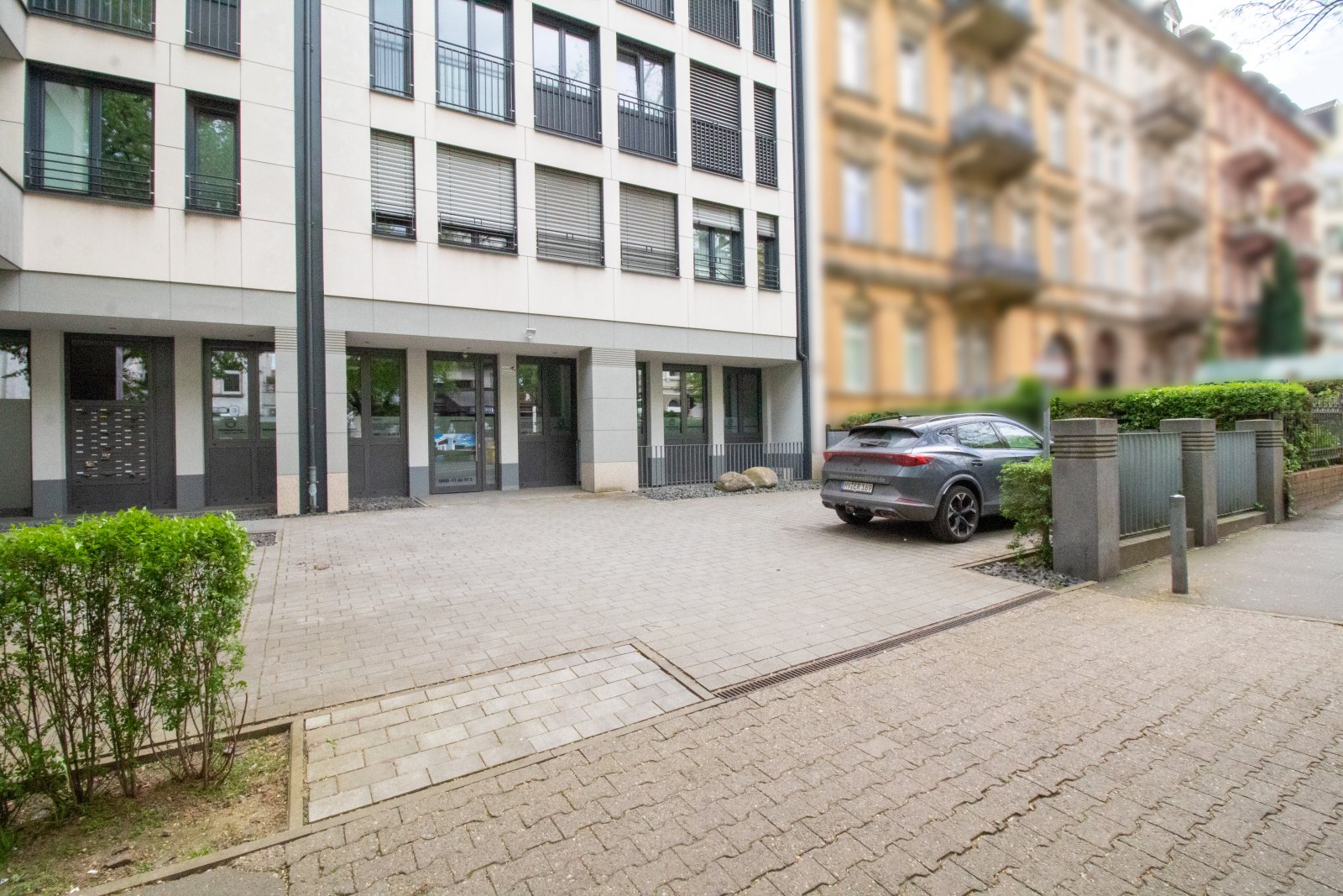 Moderne Bürofläche mit eigenem Eingang in der Dotzheimer Straße!