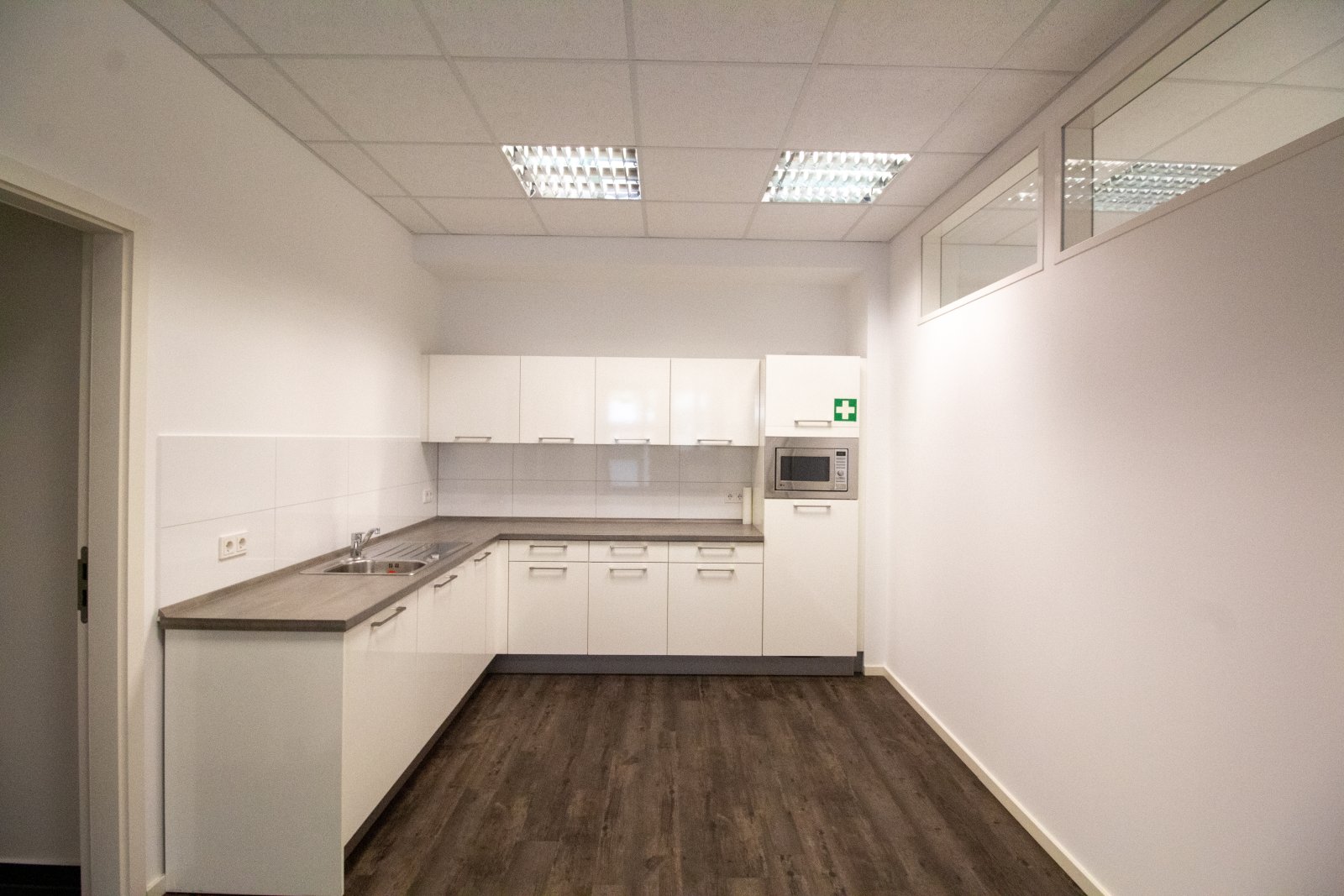 Moderne Bürofläche mit eigenem Eingang in der Dotzheimer Straße!