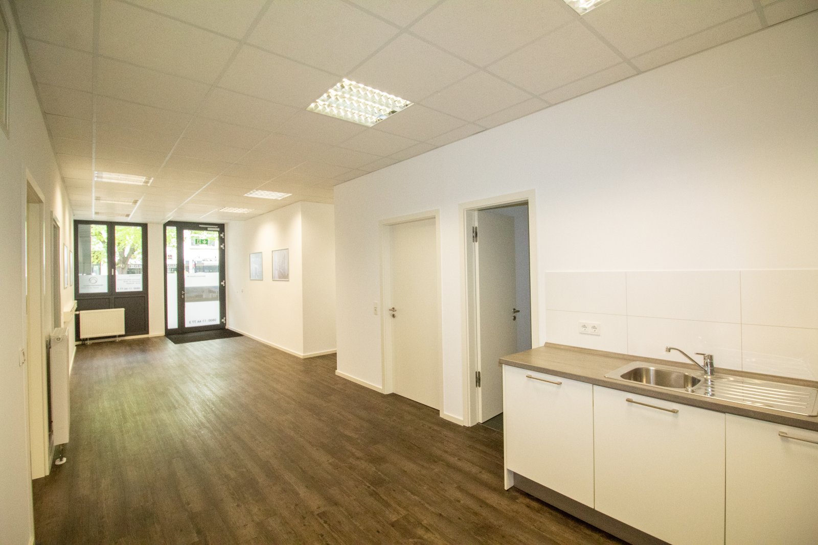 Moderne Bürofläche mit eigenem Eingang in der Dotzheimer Straße!