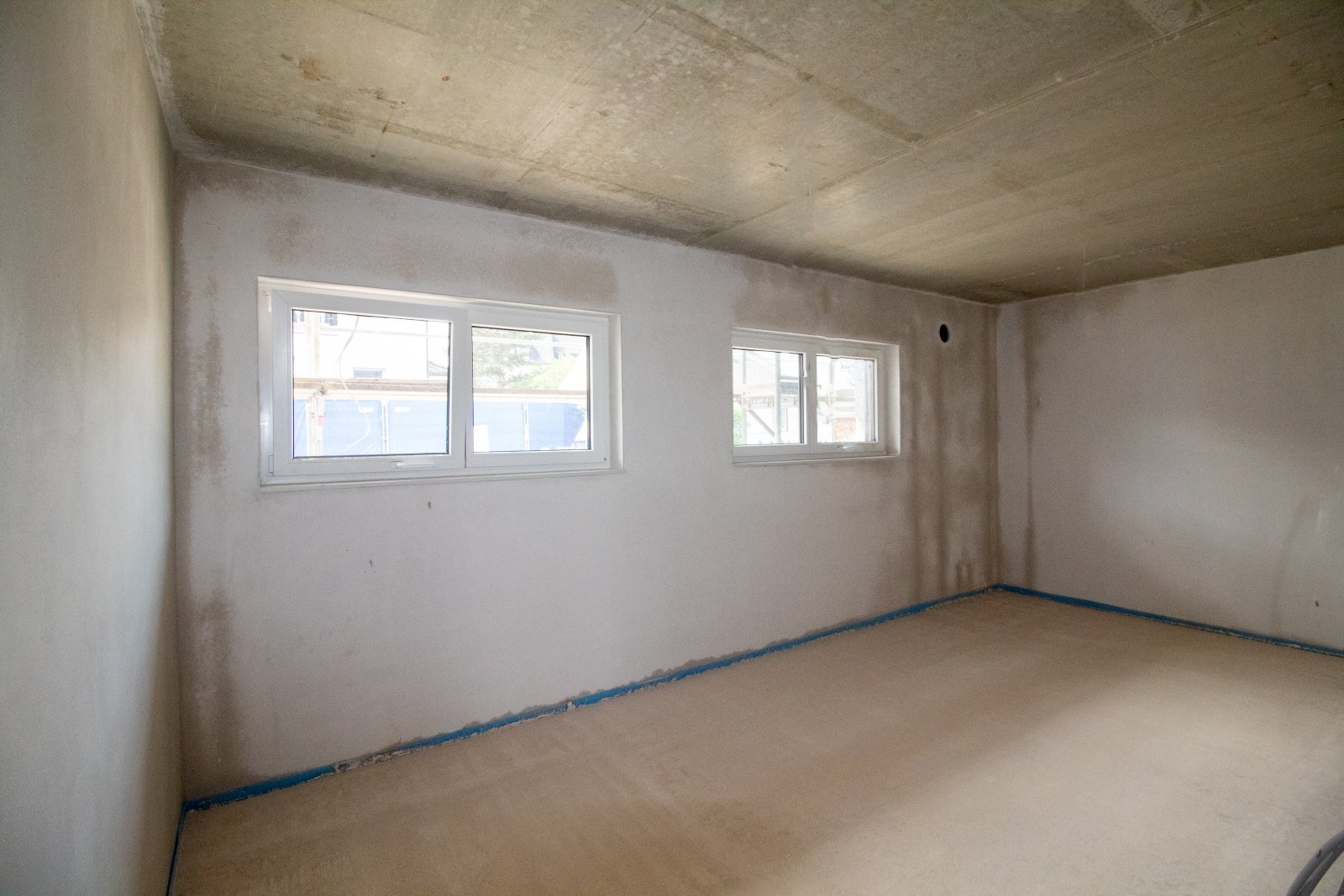 Barrierefreie Neubauwohnung mit Garten, Terrasse und Stellplätzen!