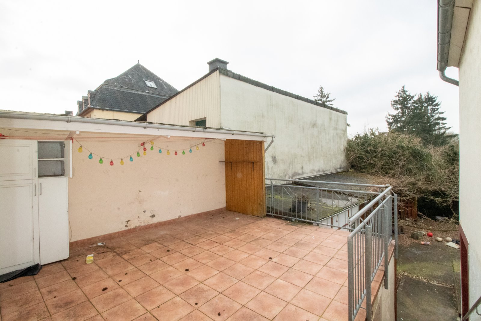 Ein- oder Mehrfamilienhaus mit potenziellem Bauland!
