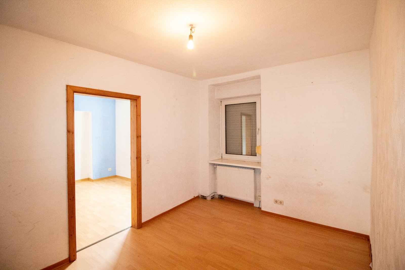 Ein- oder Mehrfamilienhaus mit potenziellem Bauland!