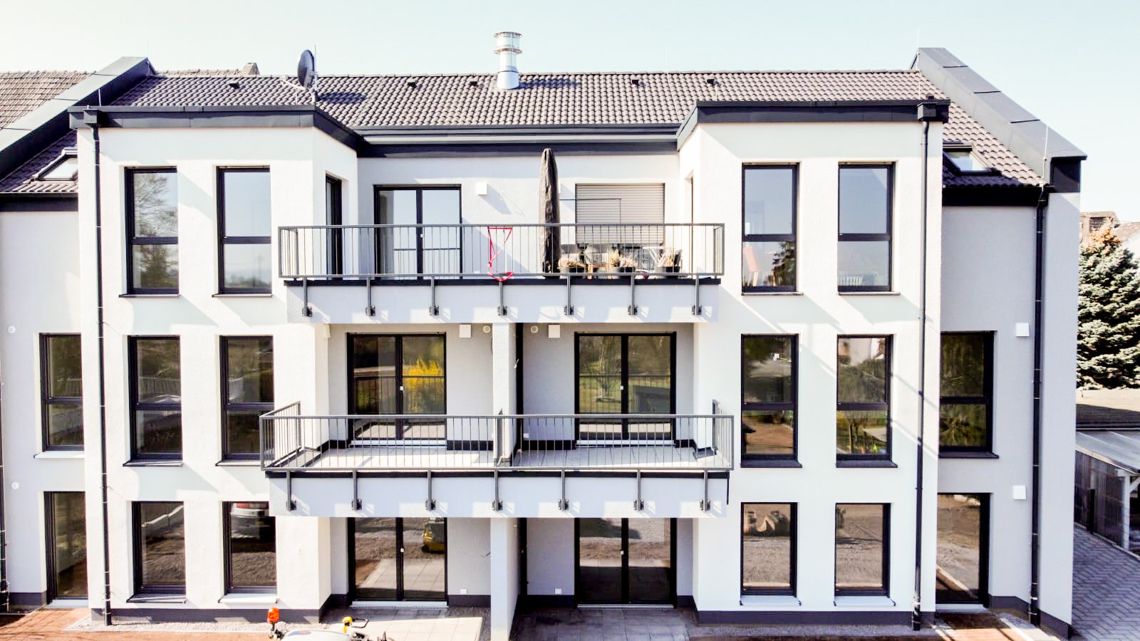 Erdgeschosswohnung mit Garten, Terrasse und Stellplätzen!