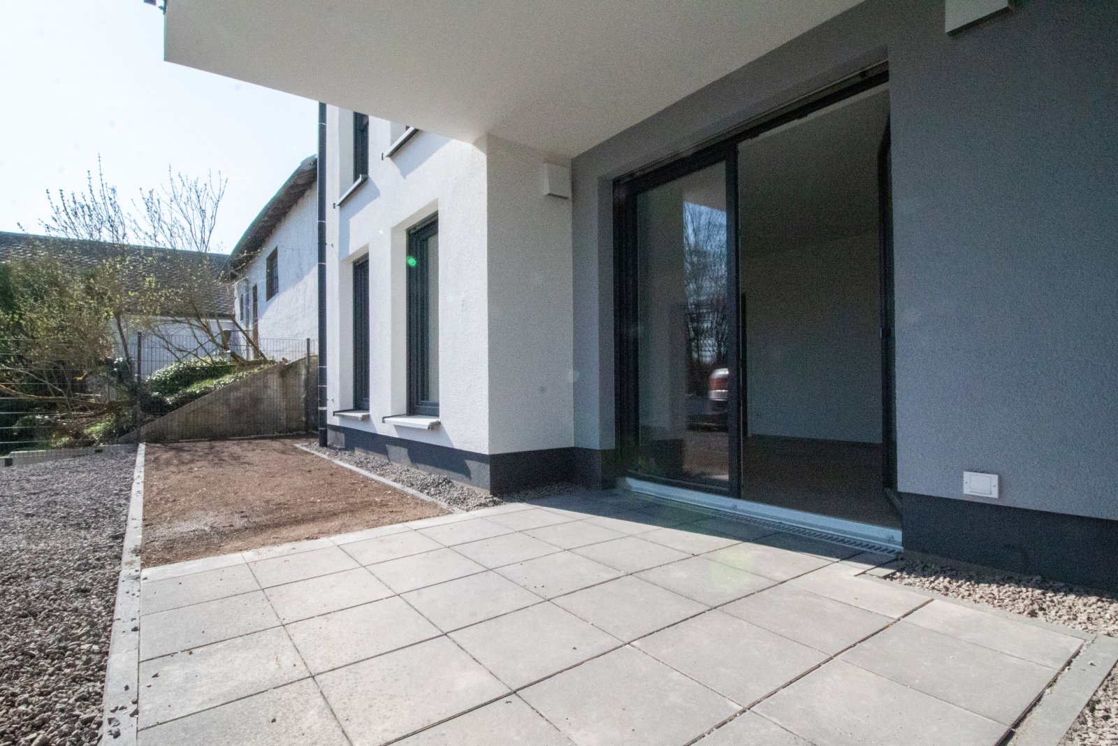 Erdgeschosswohnung mit Garten, Terrasse und Stellplätzen!