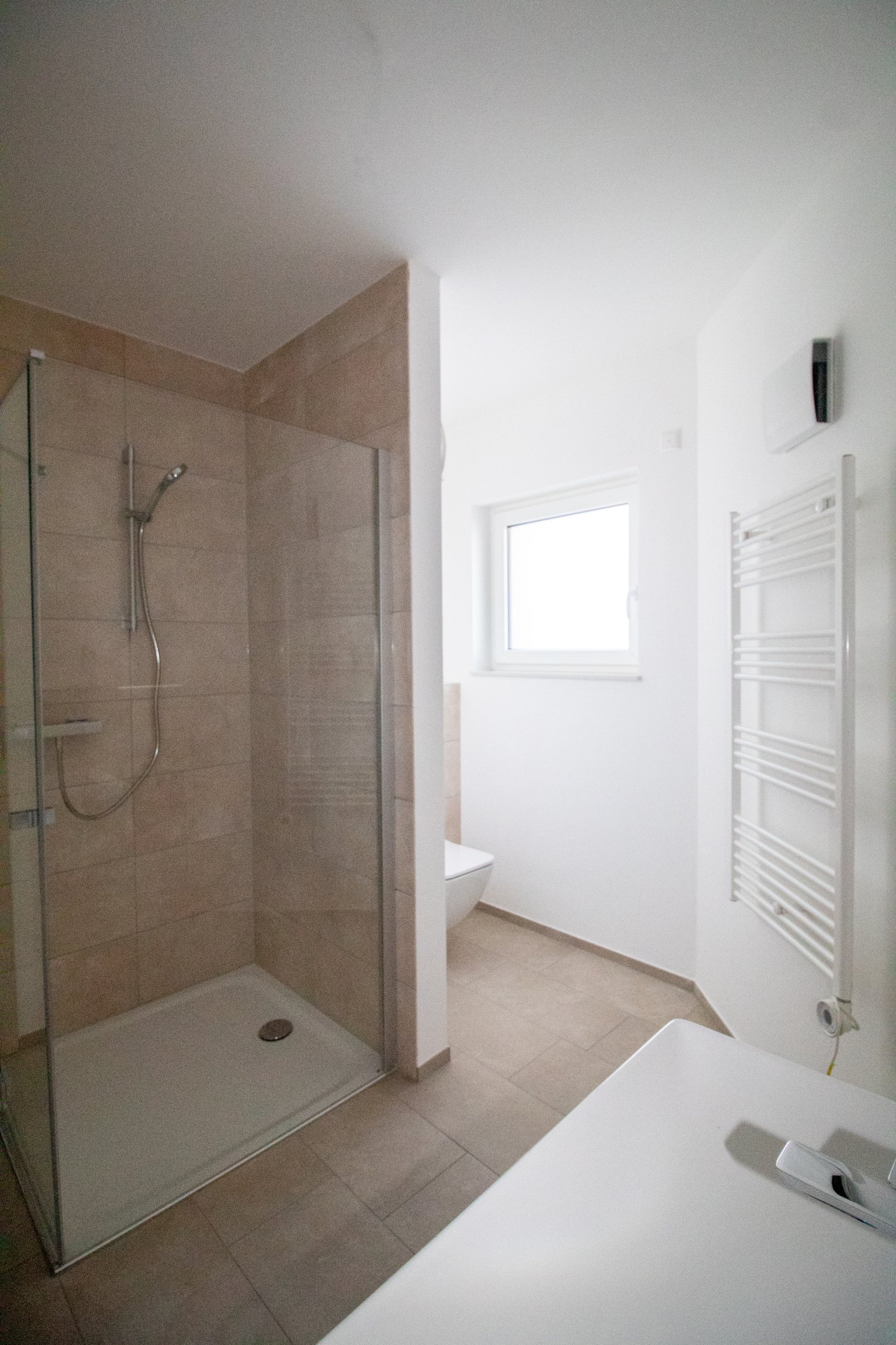 Erdgeschosswohnung mit Garten, Terrasse und Stellplätzen!