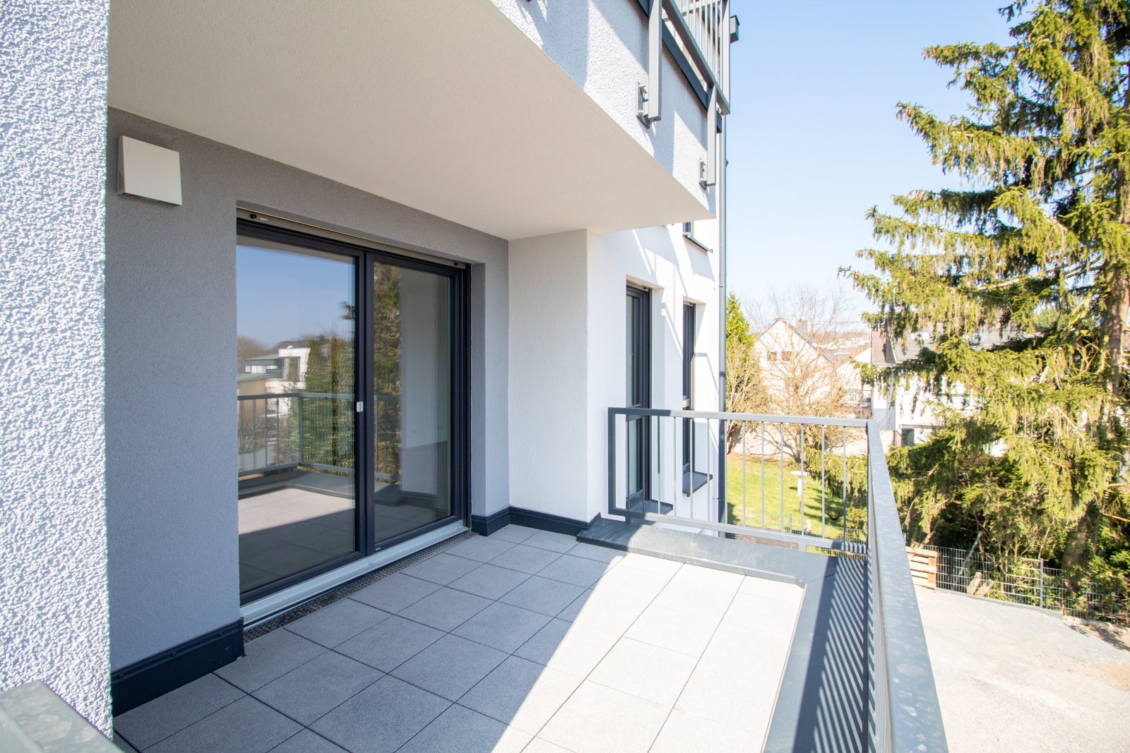 Wohnung mit Garten, Terrasse und Stellplätzen!