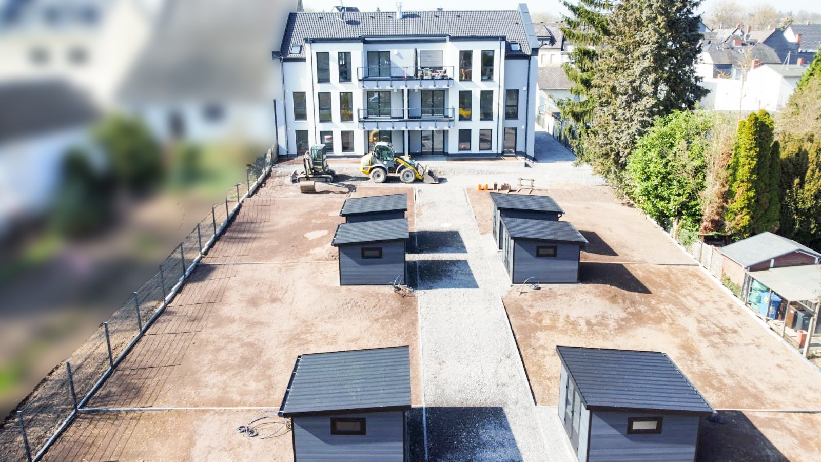 Großzügige Neubauwohnung mit Garten, Terrasse und Stellplätzen!