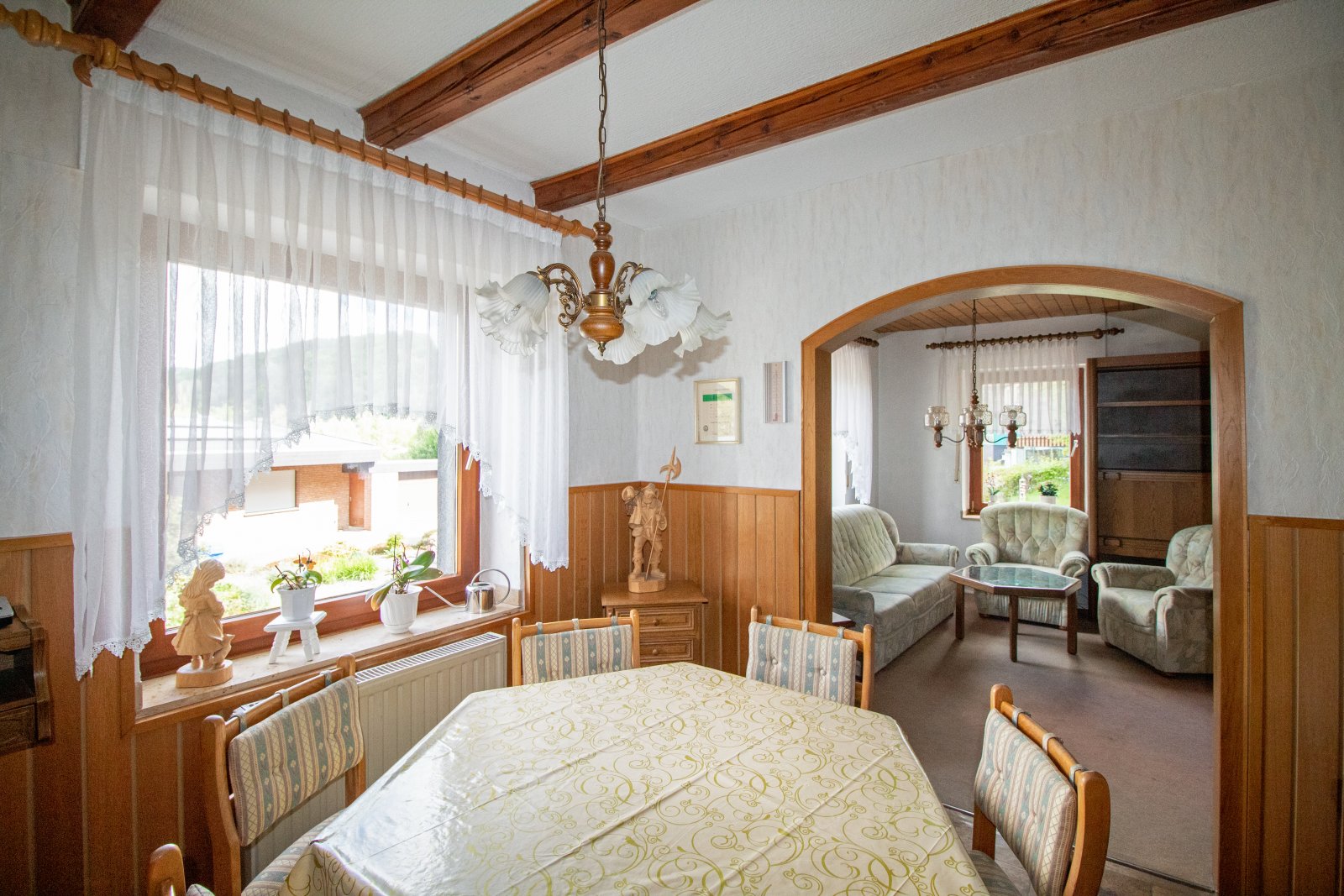 Gemütliches Tuffsteinhaus mit großzügigem Grundstück!