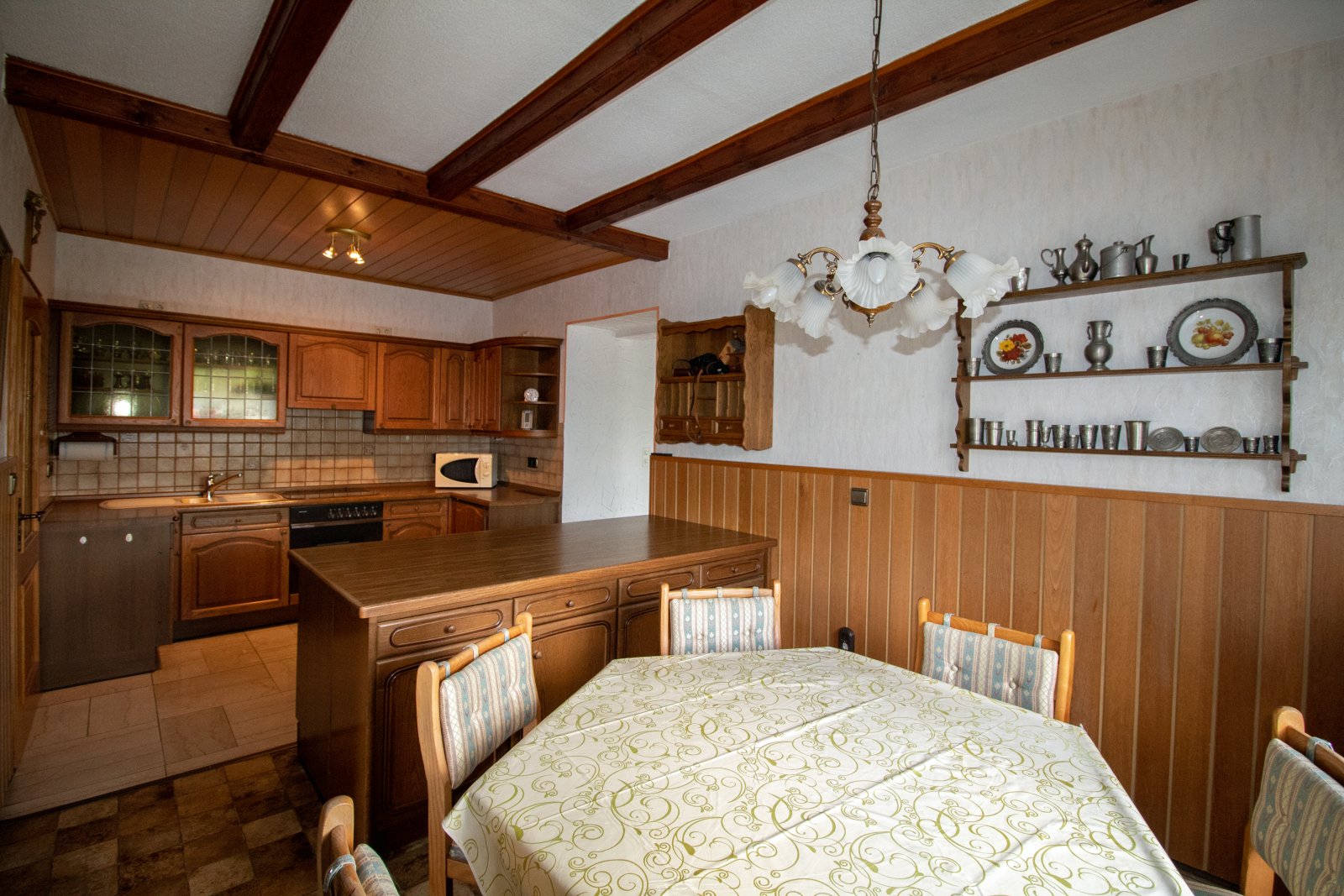 Gemütliches Tuffsteinhaus mit großzügigem Grundstück!