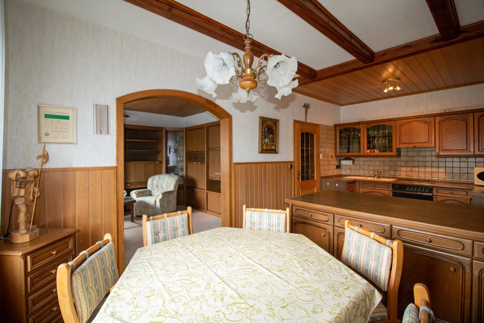Gemütliches Tuffsteinhaus mit großzügigem Grundstück!