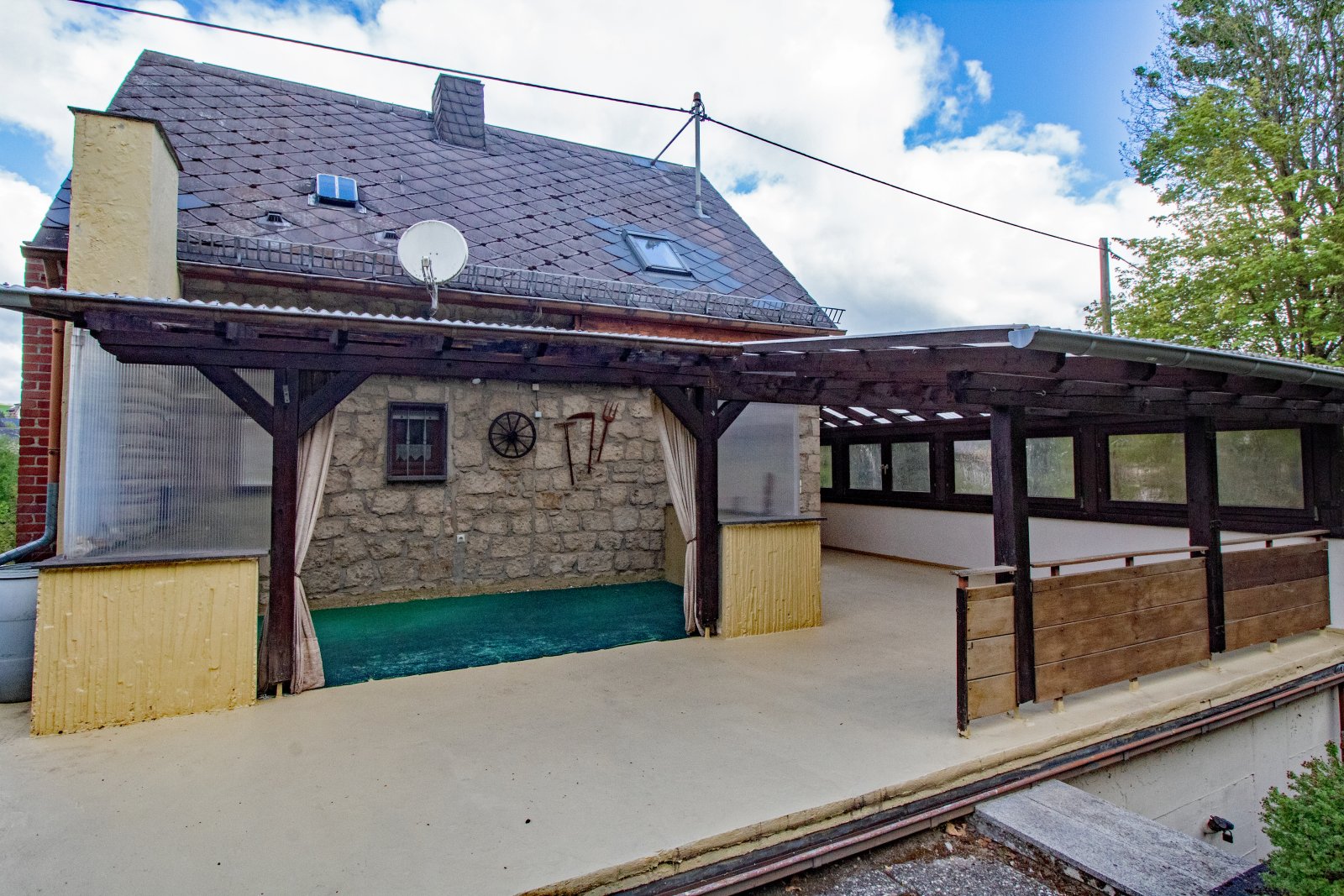 Gemütliches Tuffsteinhaus mit großzügigem Grundstück!