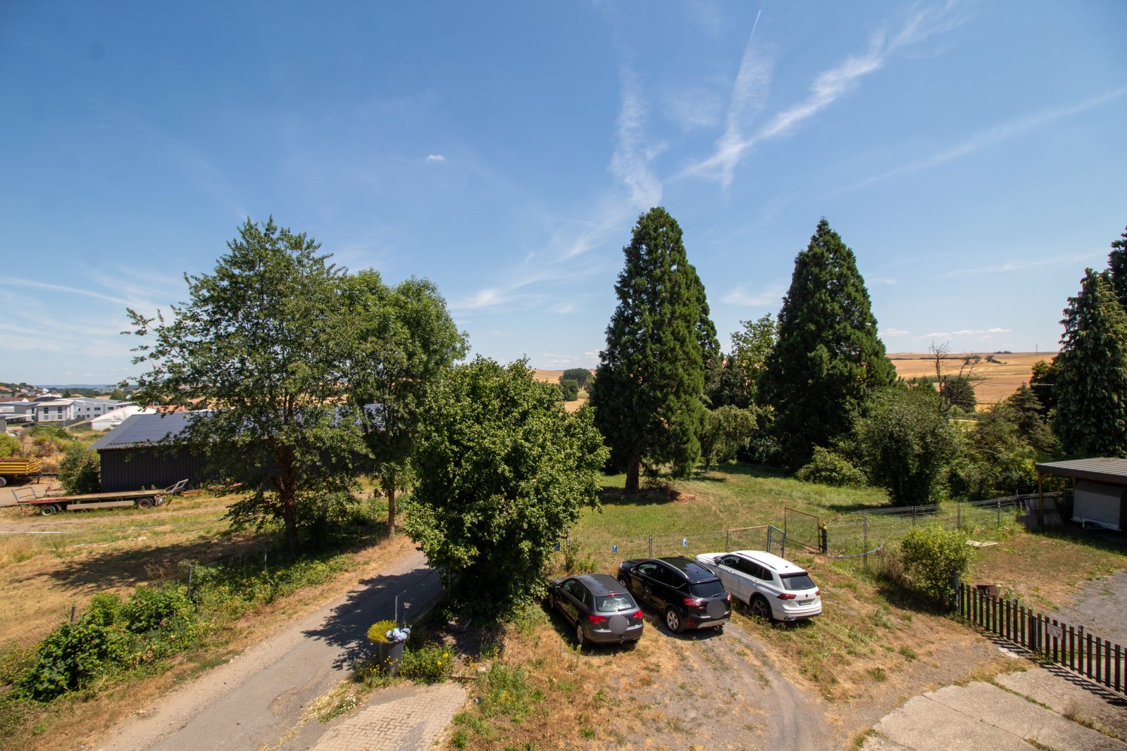 Großzügige Wohnung im Grünen mit Dachterrasse!