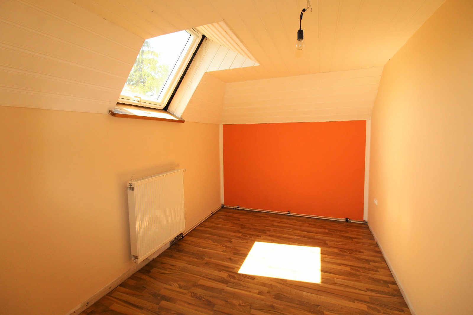 Großzügige Wohnung im Grünen mit Dachterrasse!