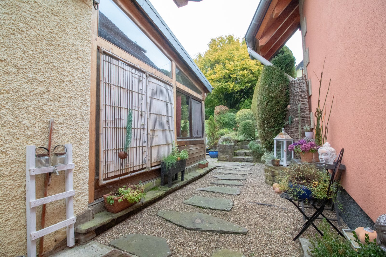 Einladendes Tuffsteinhaus mit Wintergarten – Ihr neues Zuhause!