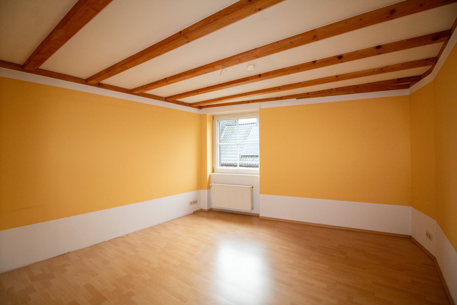 Ihr neues Zuhause: Lichtdurchflutete 4-Zimmer-Wohnung mit Charme!