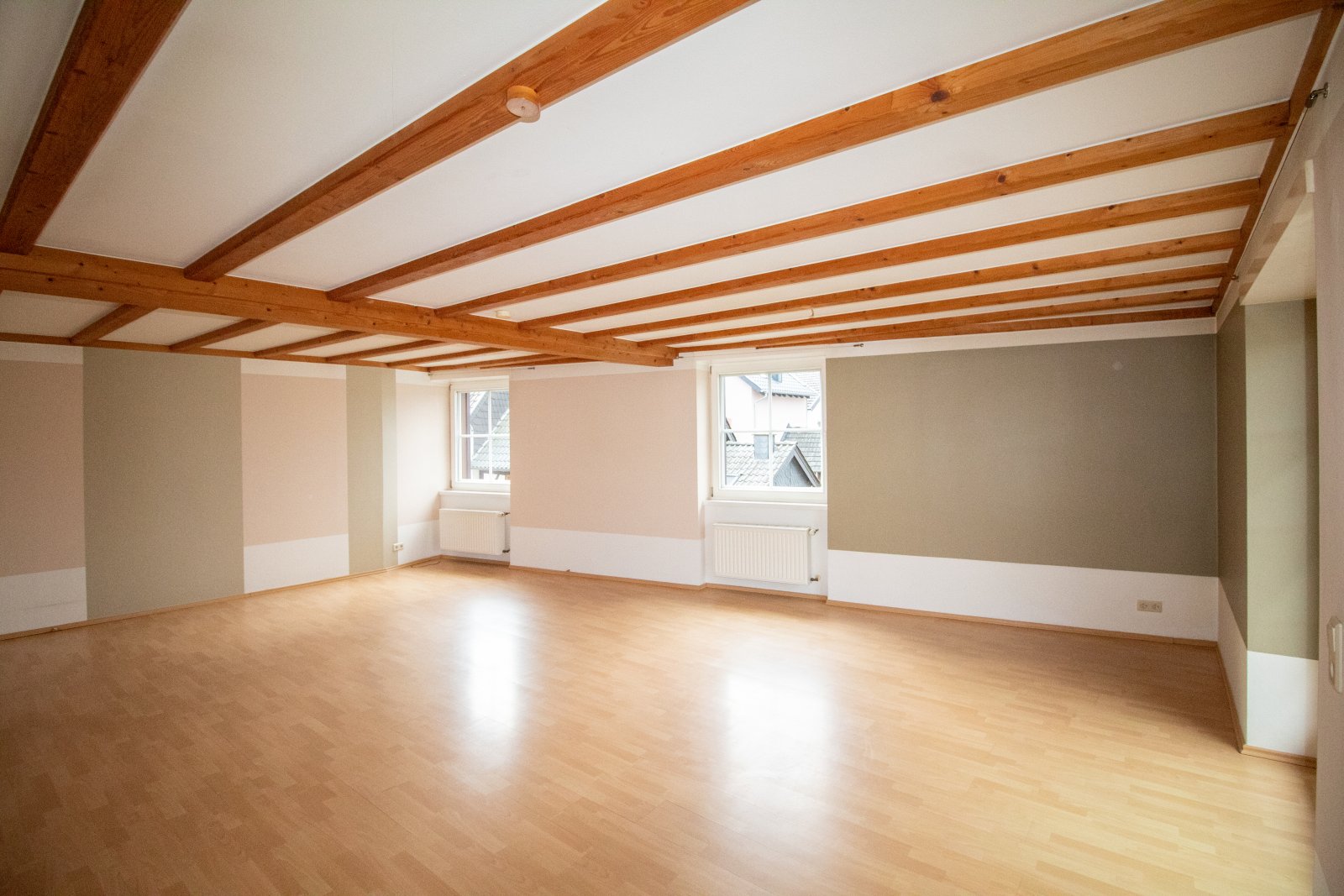 Ihr neues Zuhause: Lichtdurchflutete 4-Zimmer-Wohnung mit Charme!