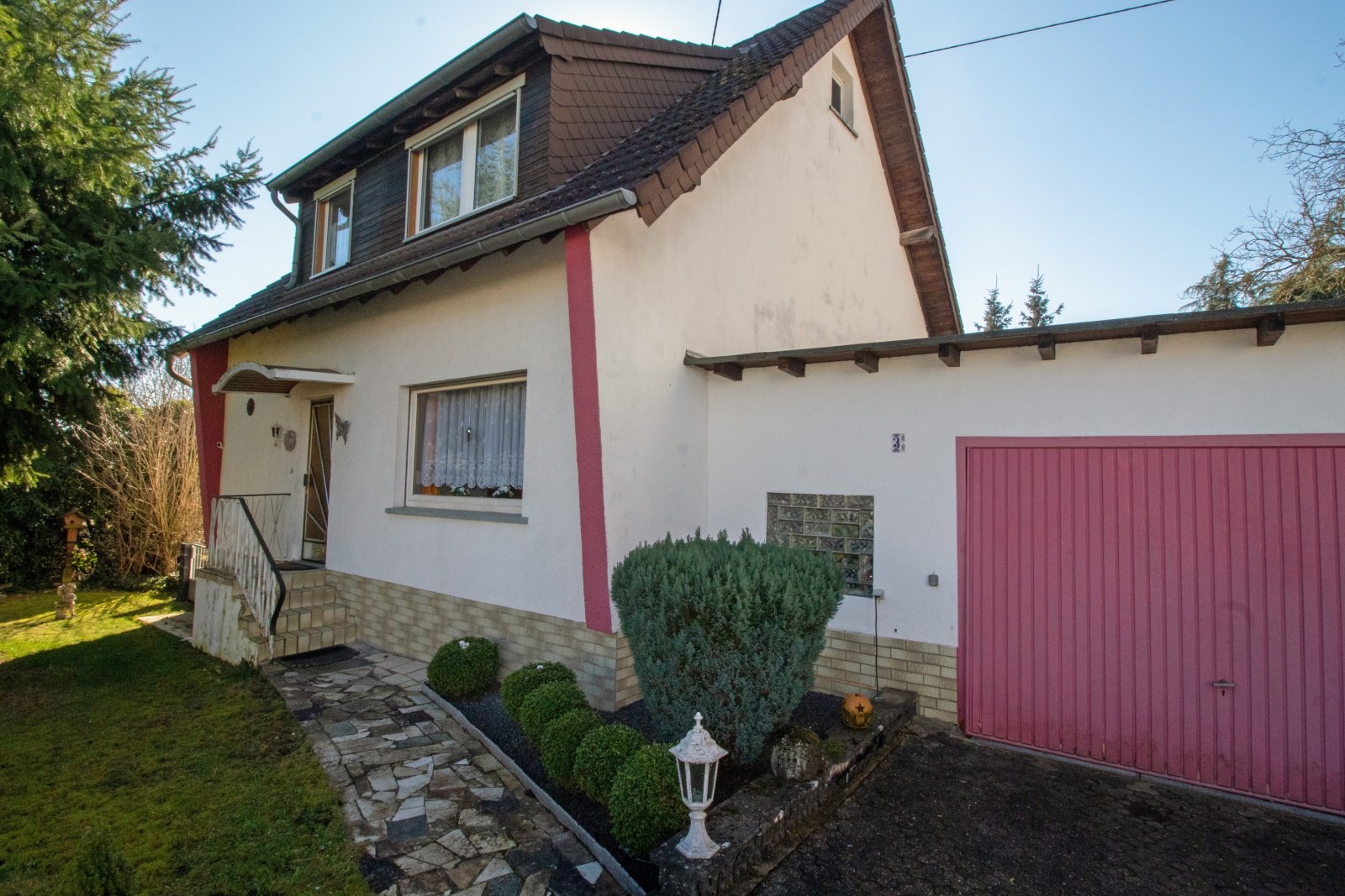 Ihr neues Zuhause: Charmantes Einfamilienhaus mit grüner Oase!