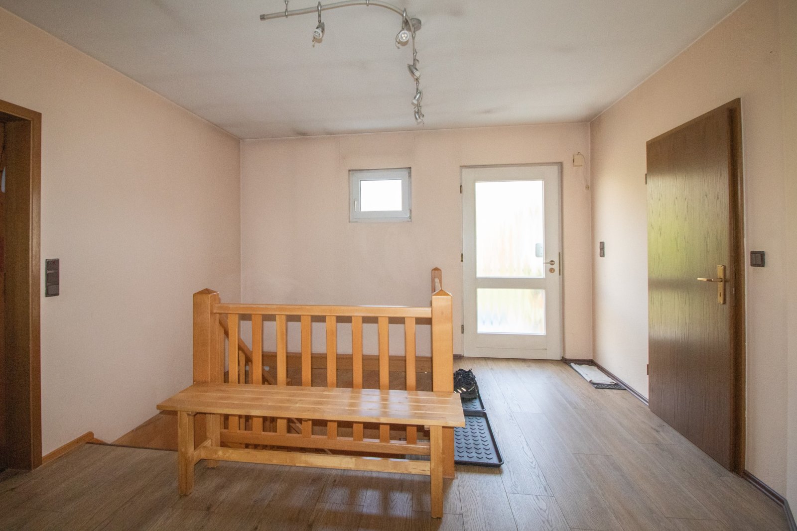 Charmantes Wohnen in der Grafschaft – Solider Bungalow mit zusätzlichem Wohnraum und Wohlfühlambiente!