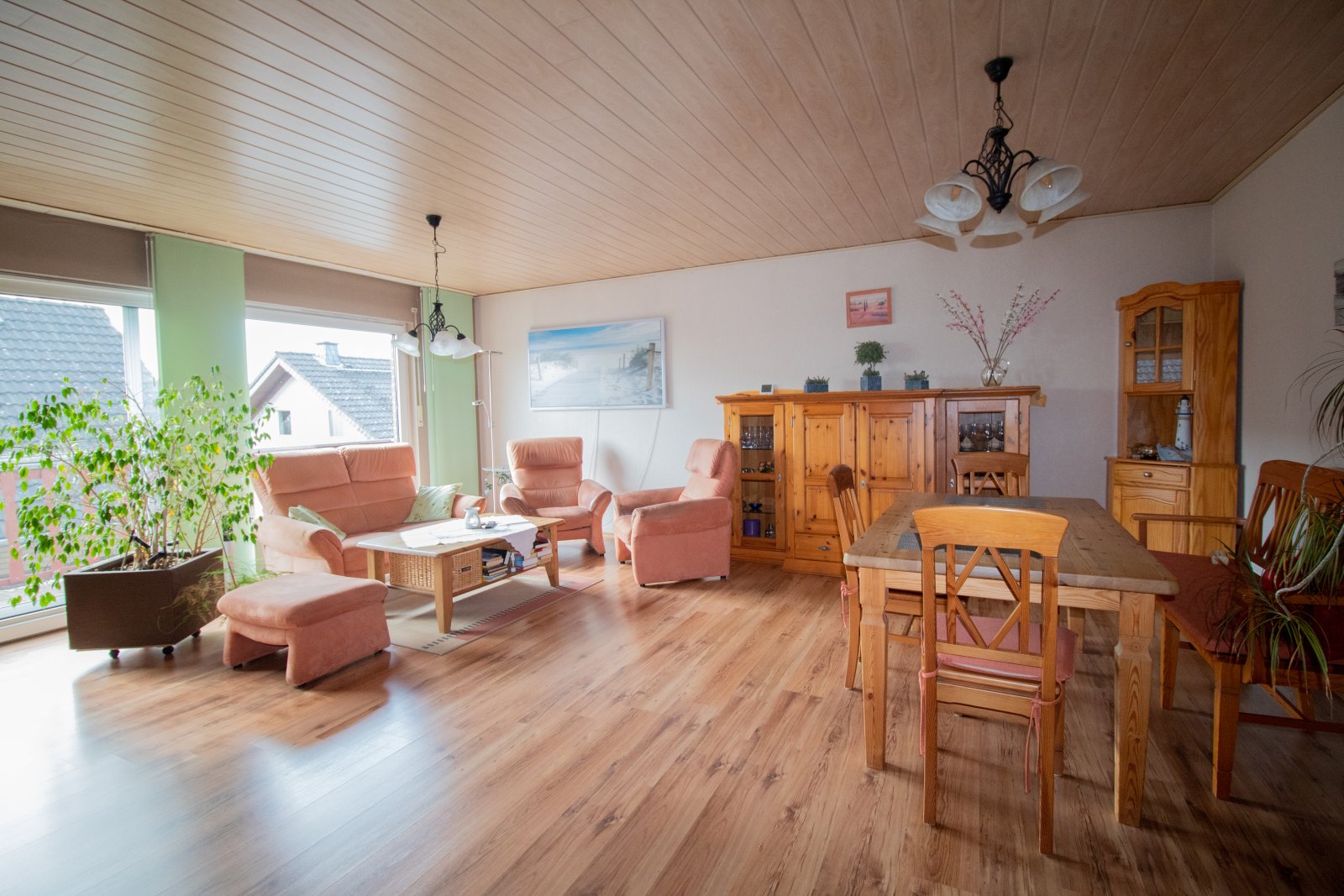 Charmantes Wohnen in der Grafschaft – Solider Bungalow mit zusätzlichem Wohnraum und Wohlfühlambiente!