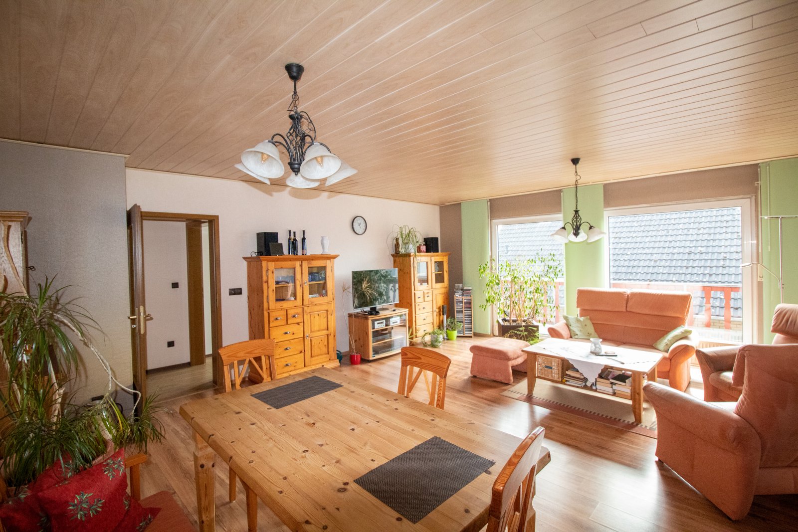 Charmantes Wohnen in der Grafschaft – Solider Bungalow mit zusätzlichem Wohnraum und Wohlfühlambiente!