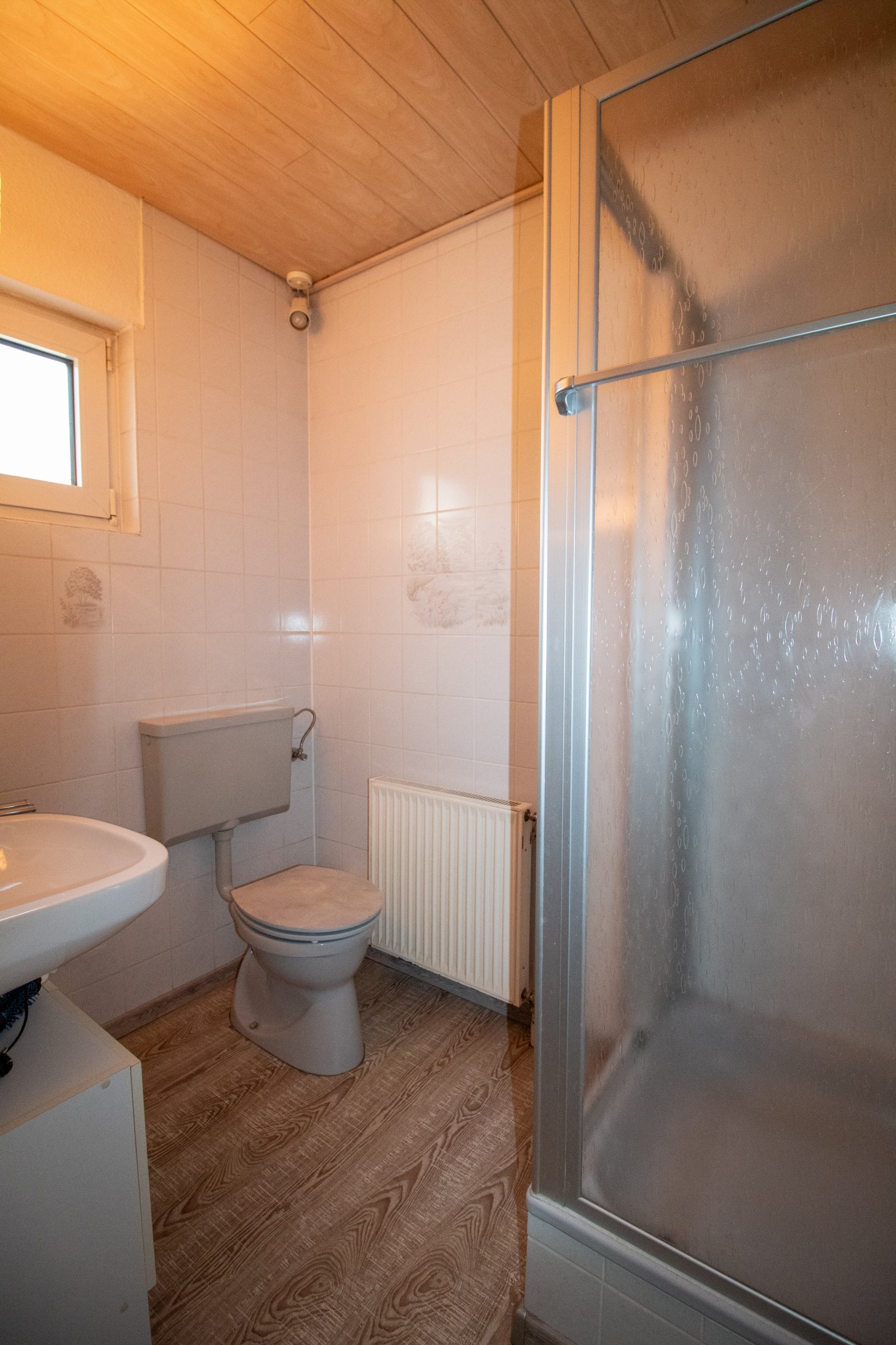 Charmantes Wohnen in der Grafschaft – Solider Bungalow mit zusätzlichem Wohnraum und Wohlfühlambiente!