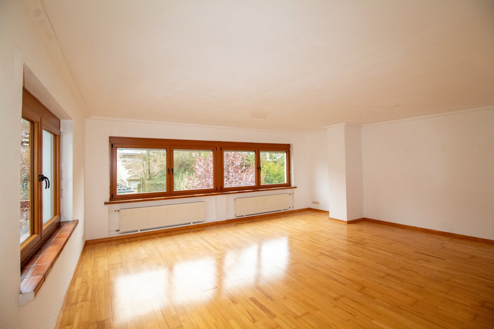 Modernes Wohnen mit Charme – Stilvolle Doppelhaushälfte in Bad Breisig zu vermieten