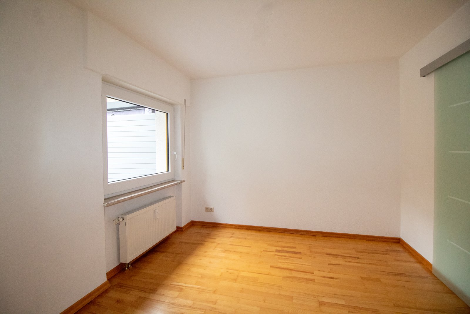 Modernes Wohnen mit Charme – Stilvolle Doppelhaushälfte in Bad Breisig zu vermieten