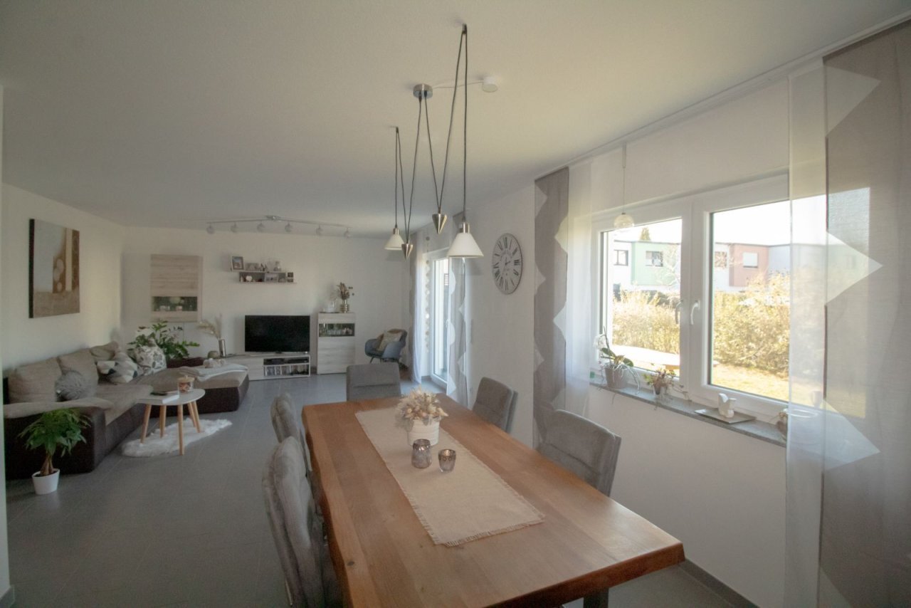 Elegante Erdgeschosswohnung mit Garten und Garage – Wohnen in Mayen mit Stil und Komfort