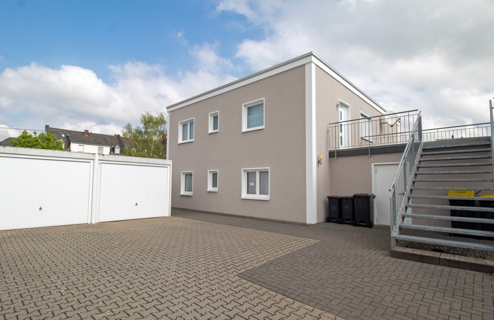 Elegante Erdgeschosswohnung mit Garten und Garage – Wohnen in Mayen mit Stil und Komfort