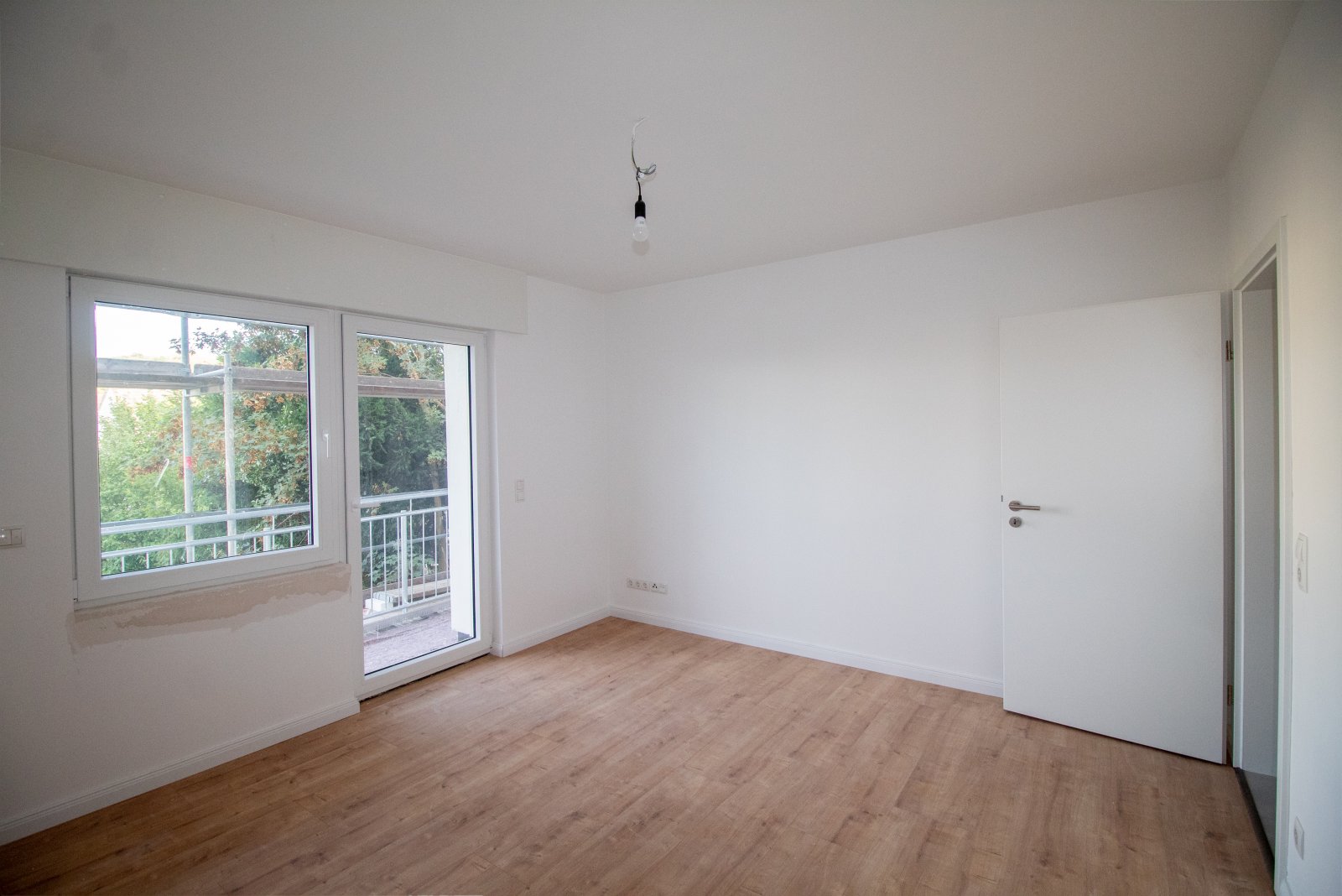 Eigentumswohnung voll saniert mit Balkon und Garage!