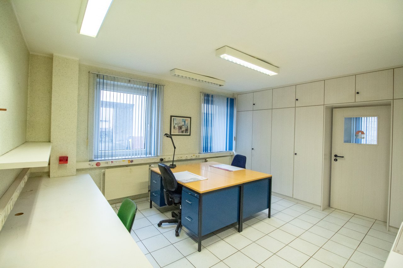 Büro EG