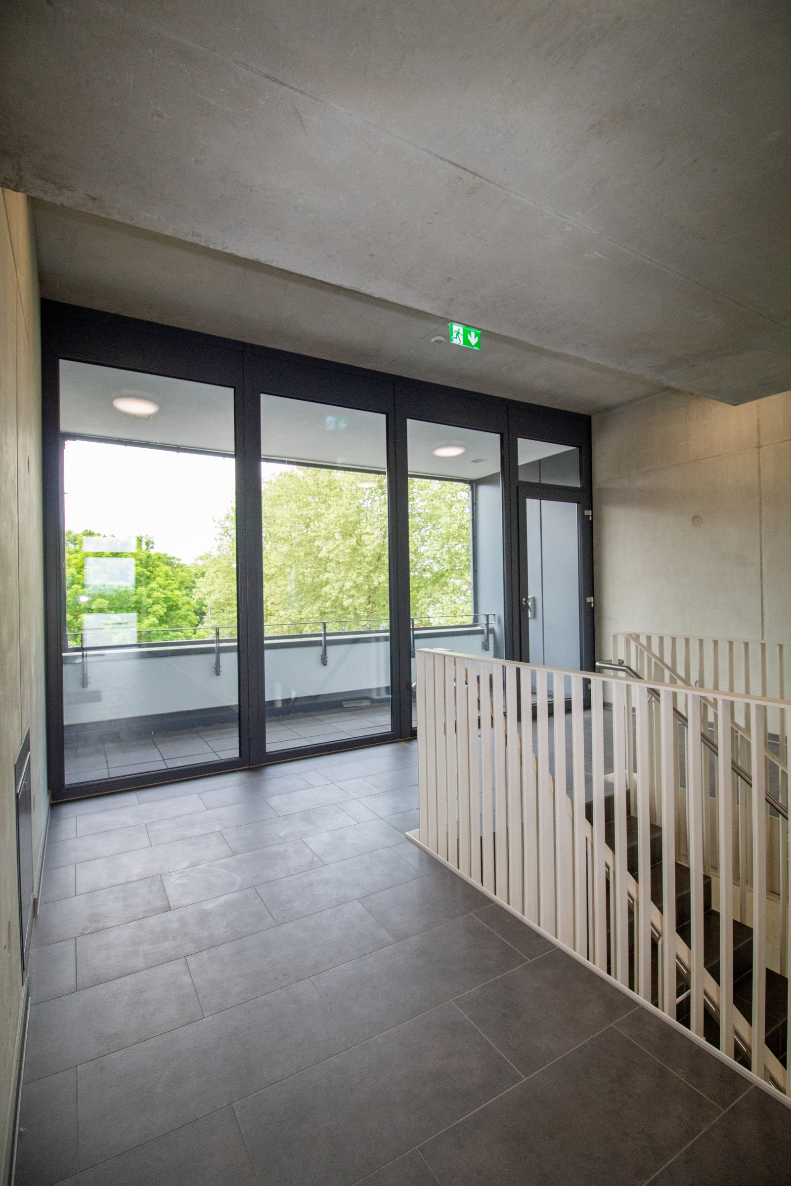 Treppenhaus und Balkon Treppenhaus und Balkon